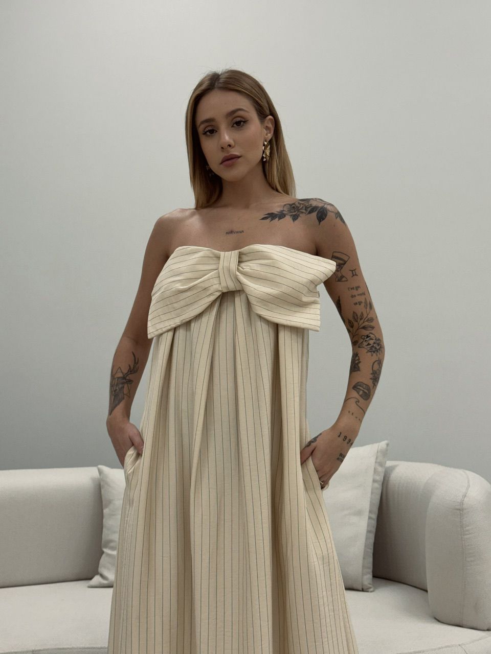 VESTIDO LAÇO RISCA DE GIZ MARFIM