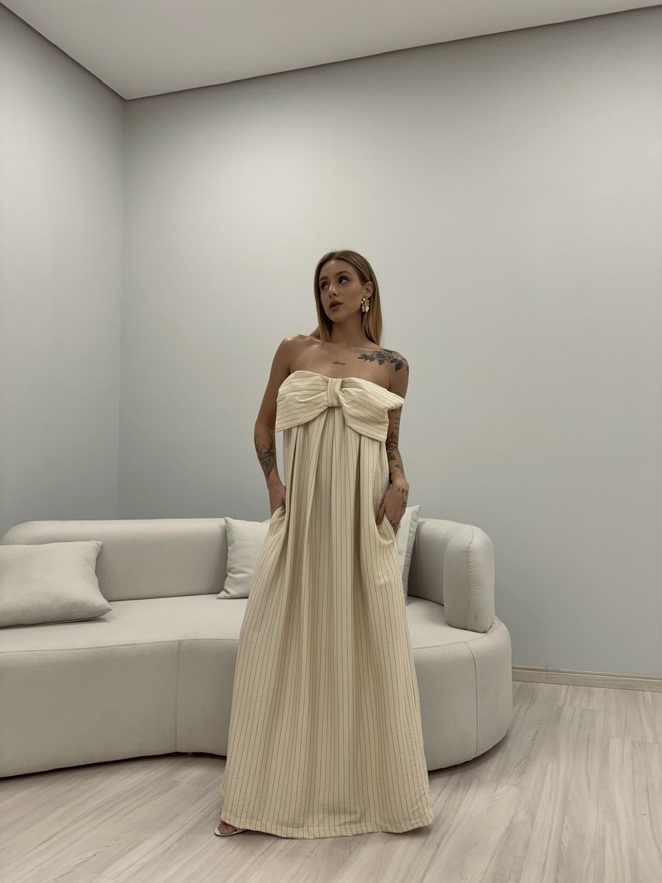 VESTIDO LAÇO RISCA DE GIZ MARFIM