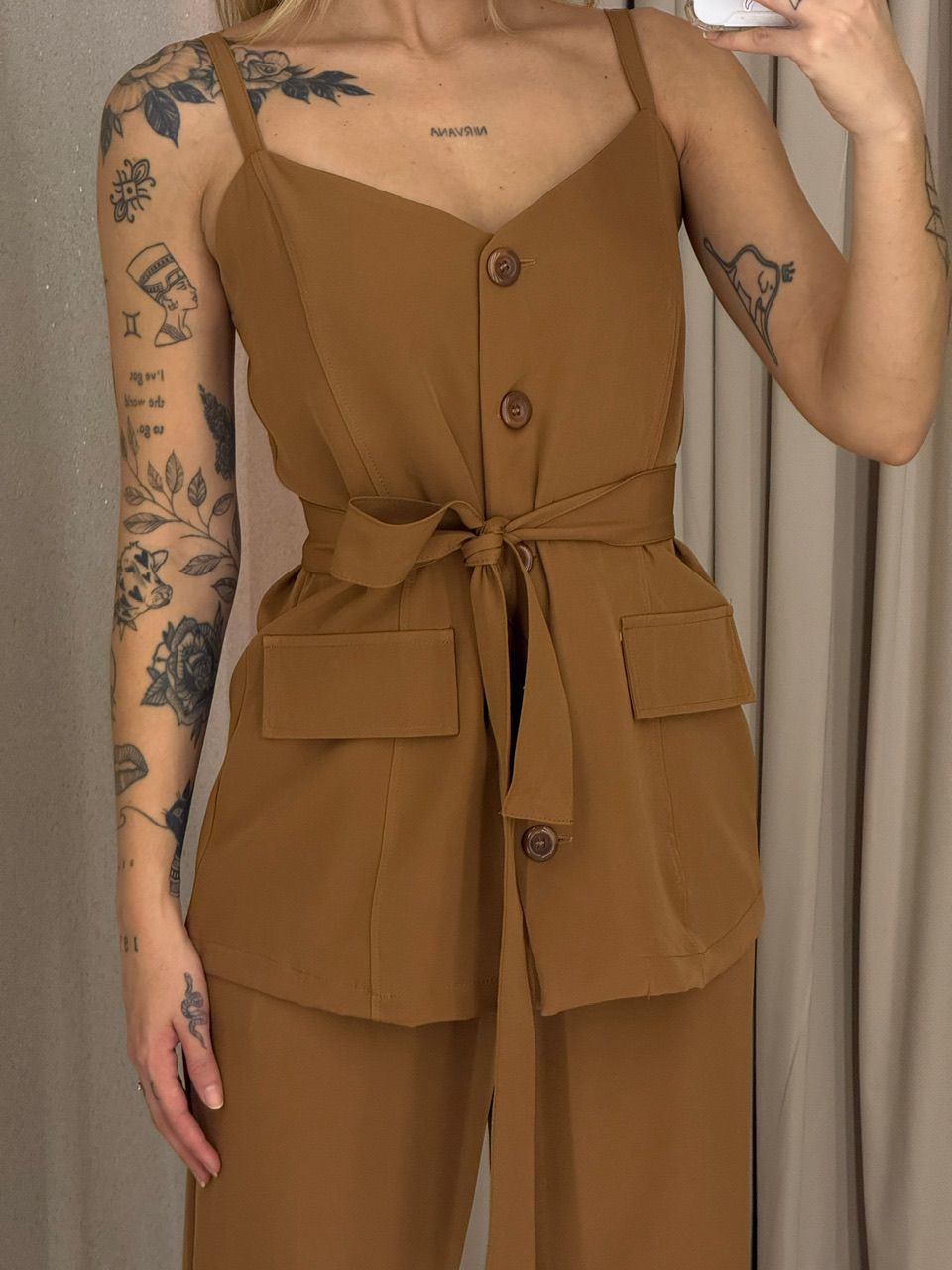 CONJUNTO ALESSIA BLUSA CALÇA NUDE