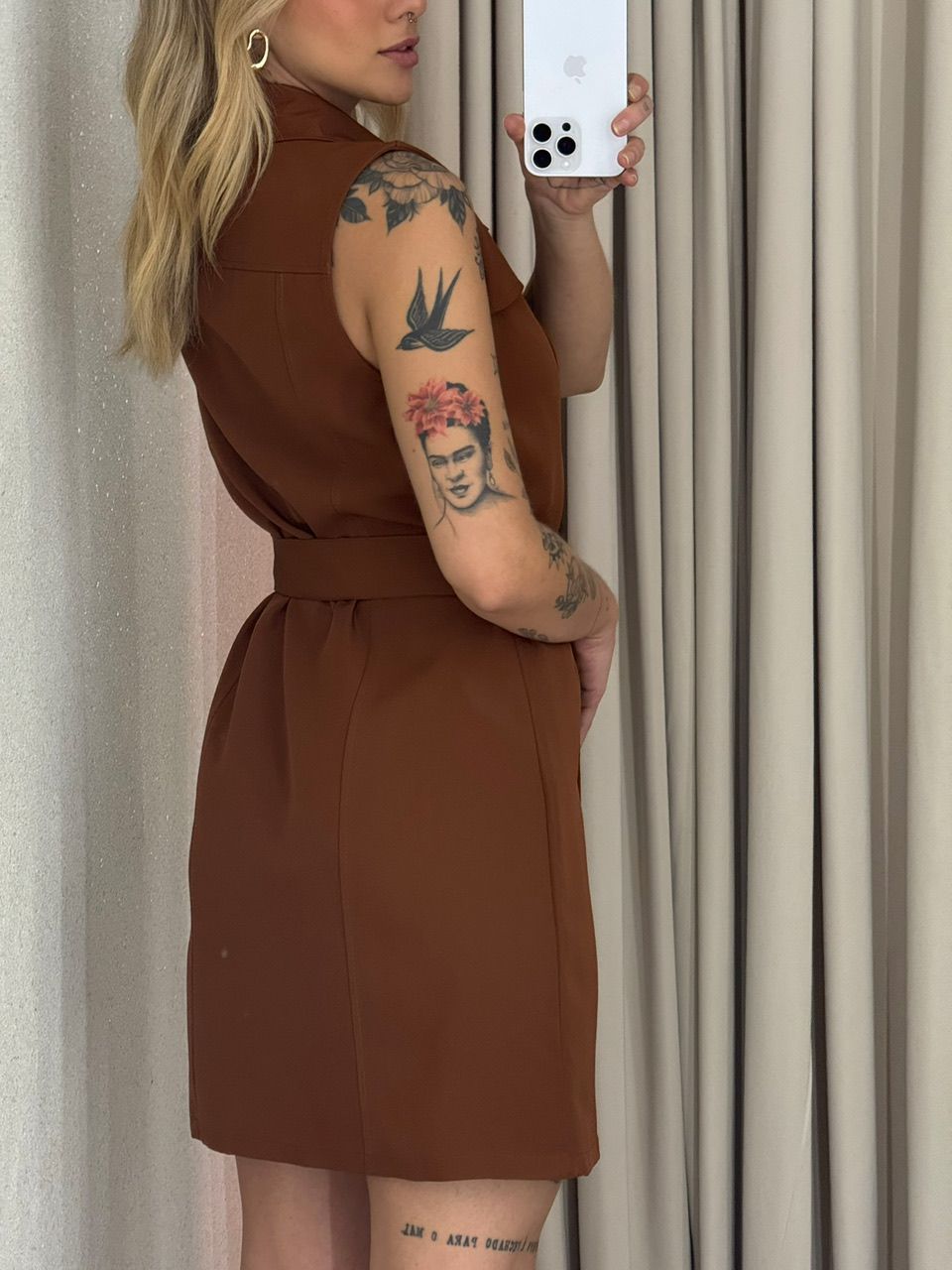 VESTIDO SARAH BOTÕES CARAMELO