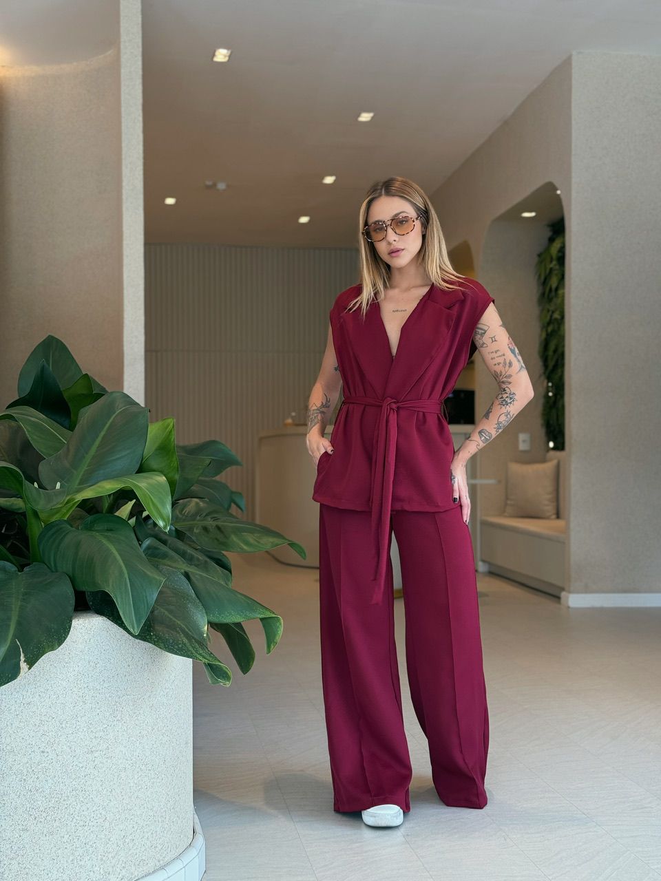 CONJUNTO ÍSIS COLETE CHERRY RED
