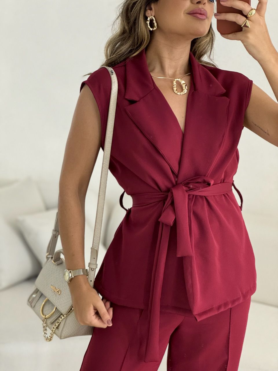 CONJUNTO ÍSIS COLETE CHERRY RED