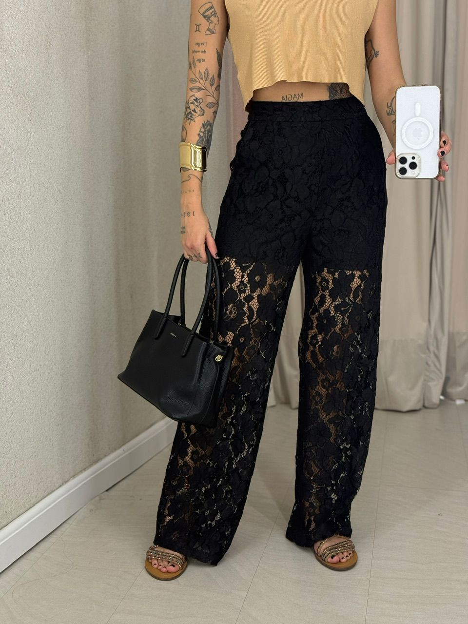 CALÇA RUTY RENDA PRETA