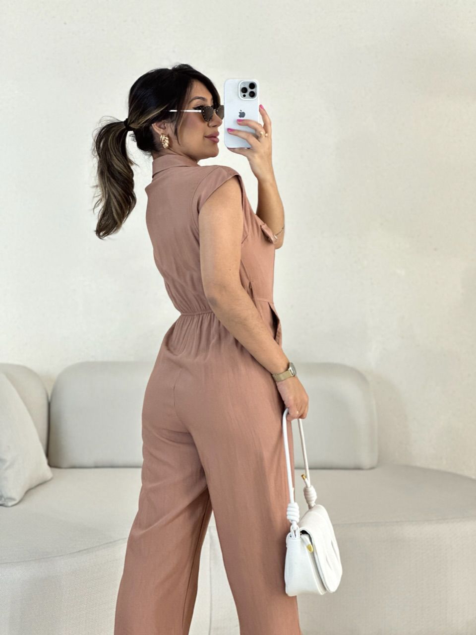 MACACÃO OLÍVIA BOTÕES NUDE