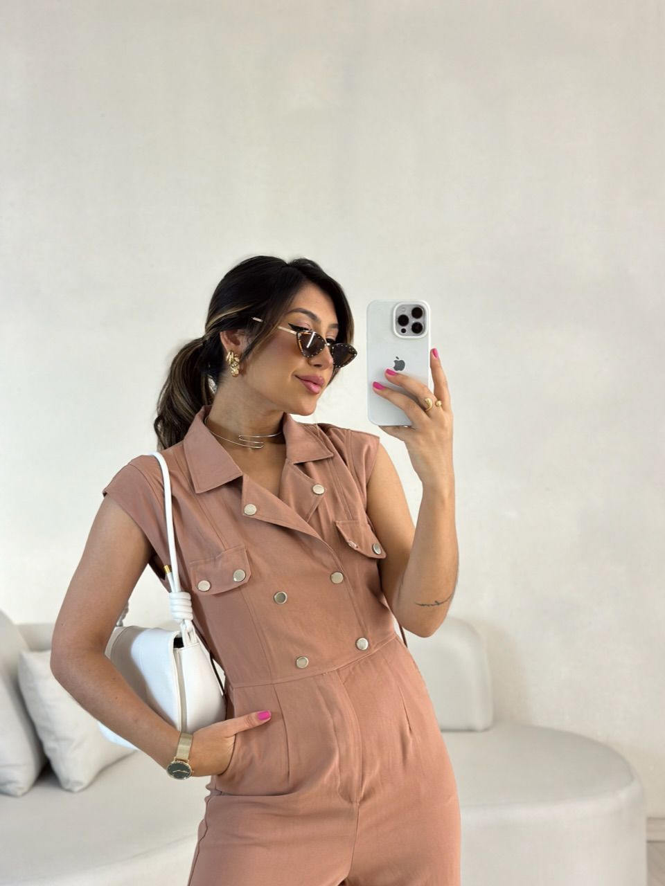 MACACÃO OLÍVIA BOTÕES NUDE