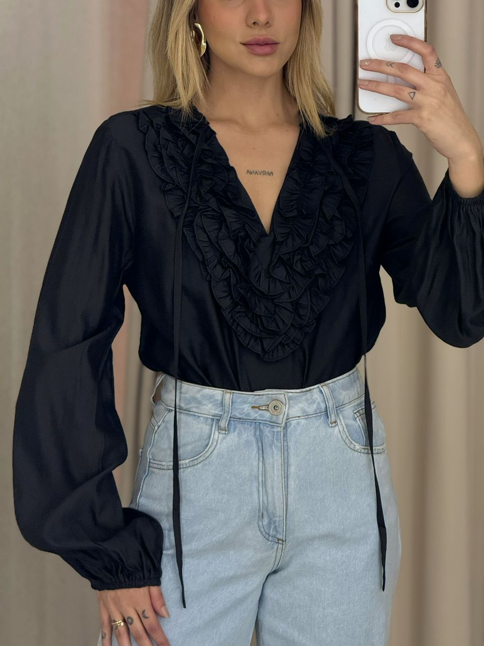 BLUSA SANDRA DETALHE PRETO