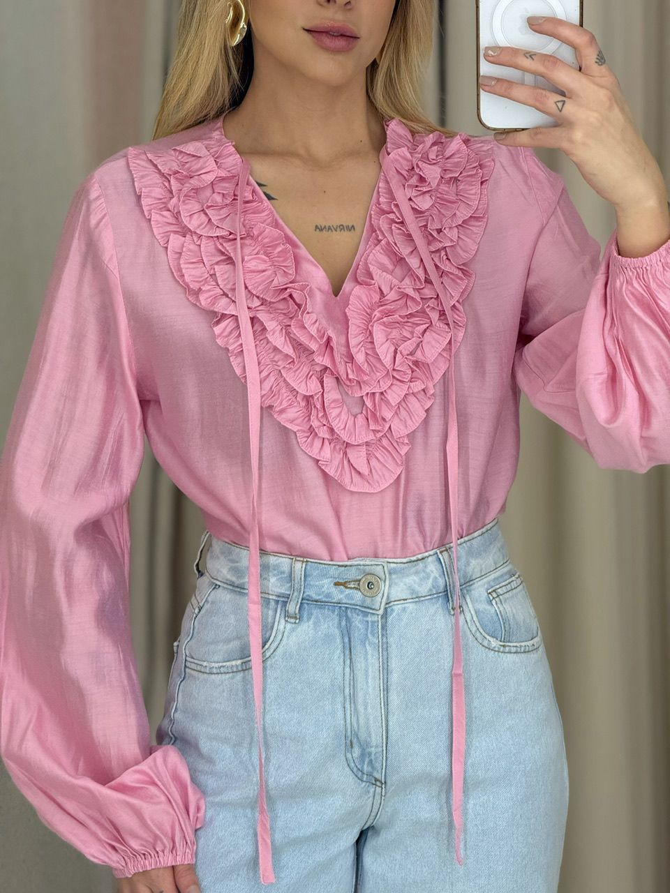 BLUSA SANDRA DETALHE ROSA