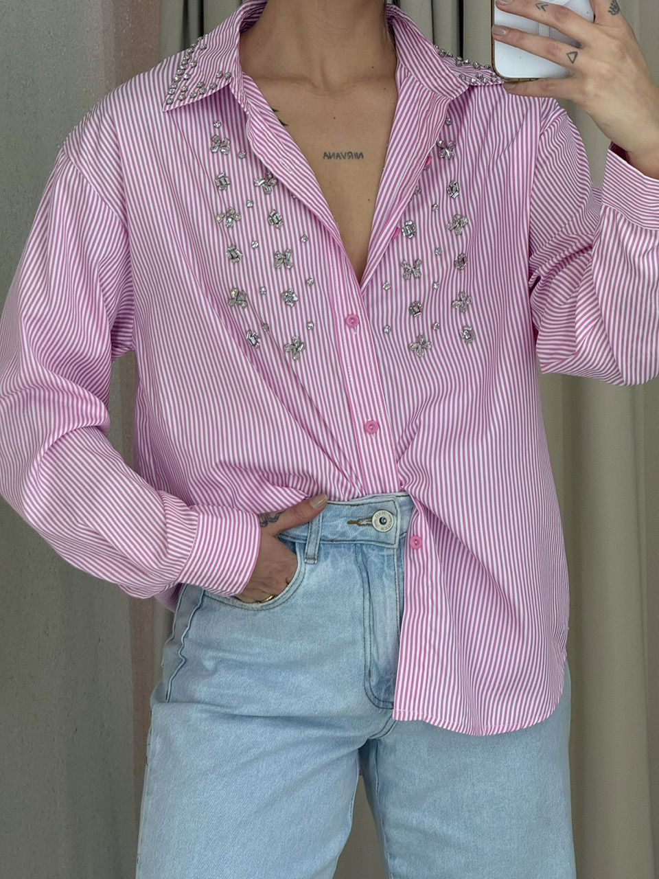 CAMISA JOICE BORDADA ROSA
