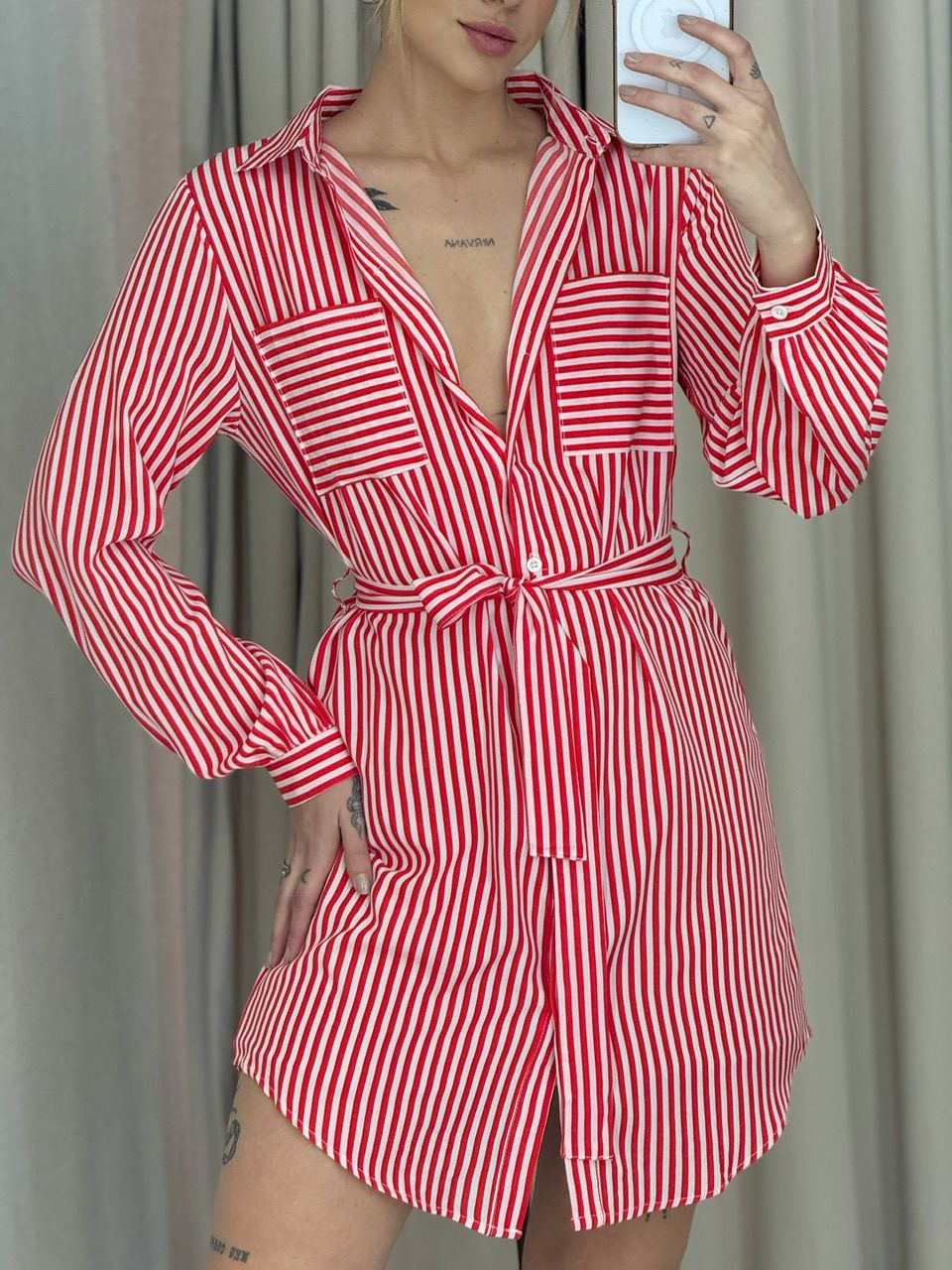 CHEMISE ROSE LISTRADA VERMELHA