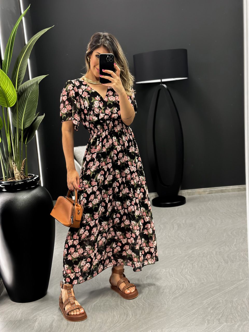VESTIDO FLORES LONGO LASTEX PRETO - 0044870032 - CAROLLA FERRARO