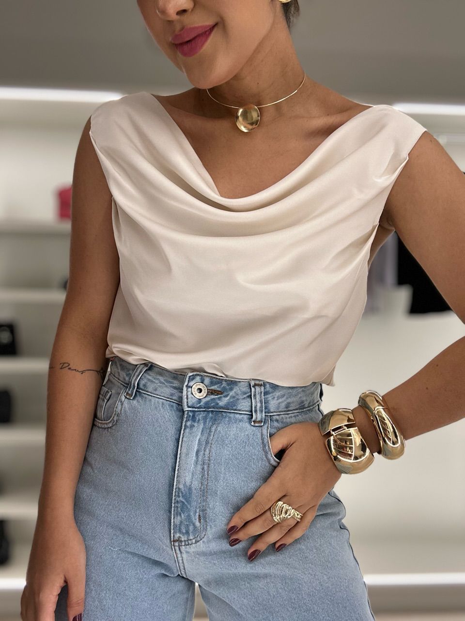 BLUSA VALQUÍRIA ACETINADA MARFIM