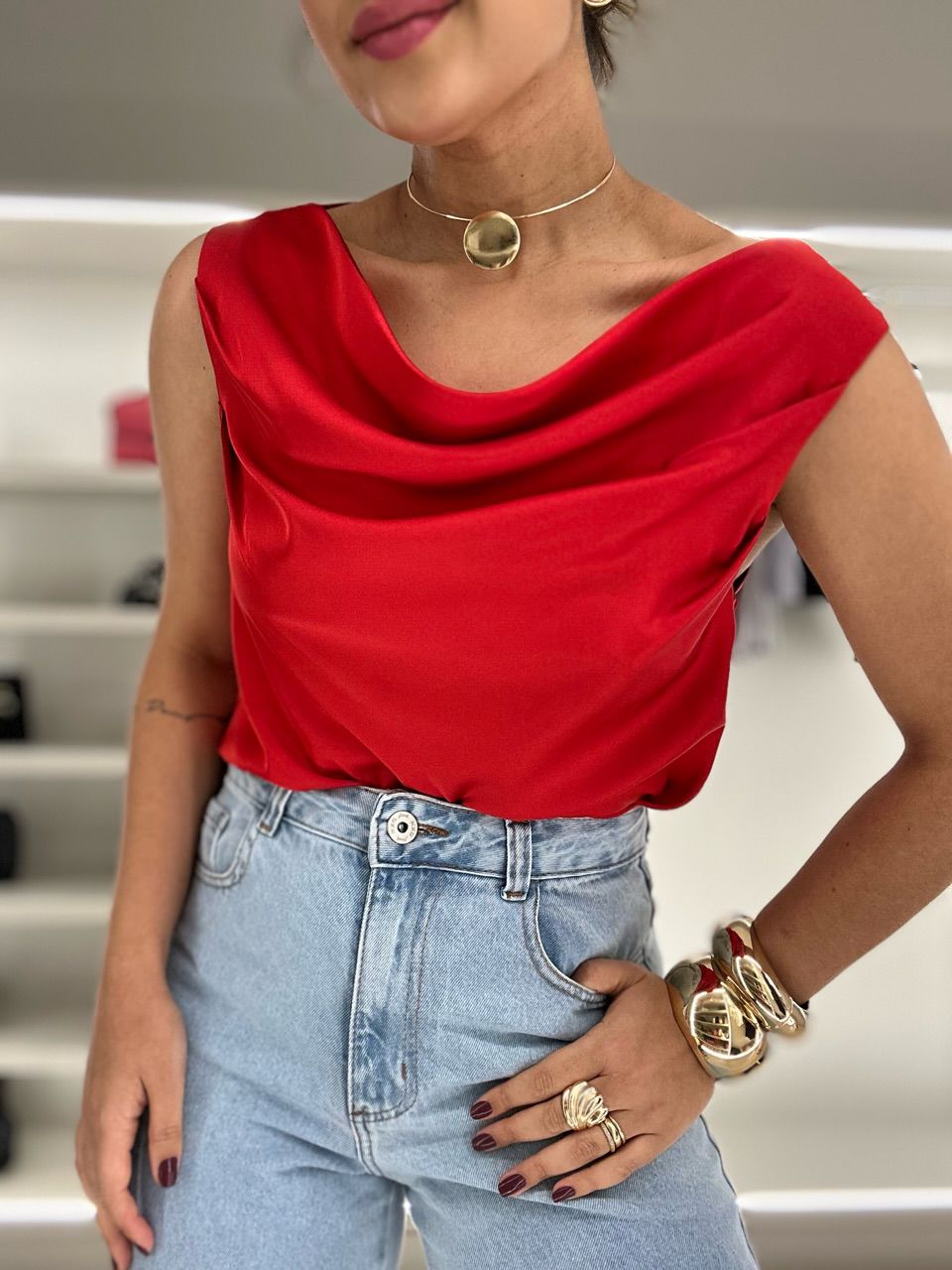 BLUSA VALQUÍRIA ACETINADA VERMELHA