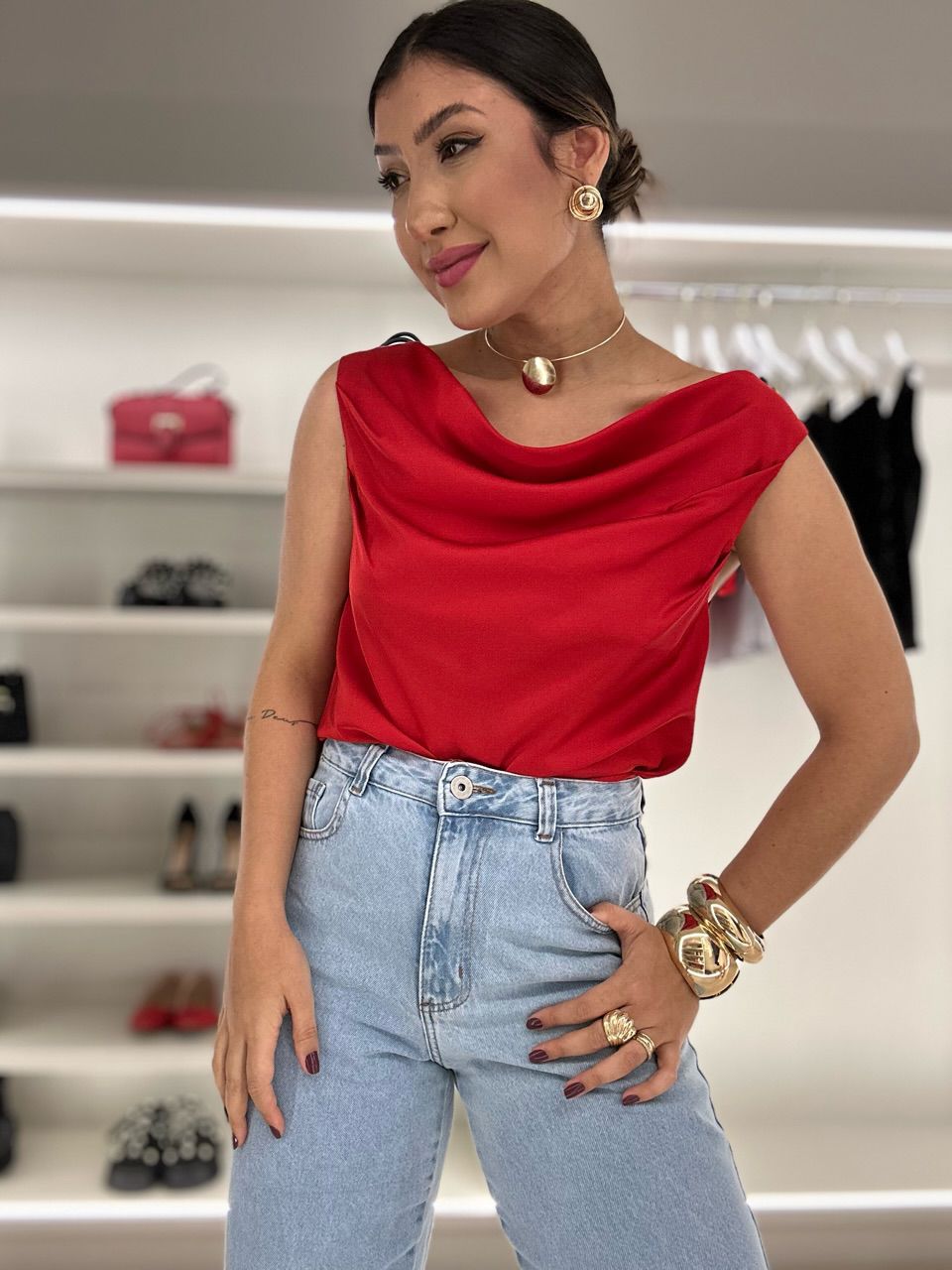 BLUSA VALQUÍRIA ACETINADA VERMELHA - 0057950007 - CAROLLA FERRARO