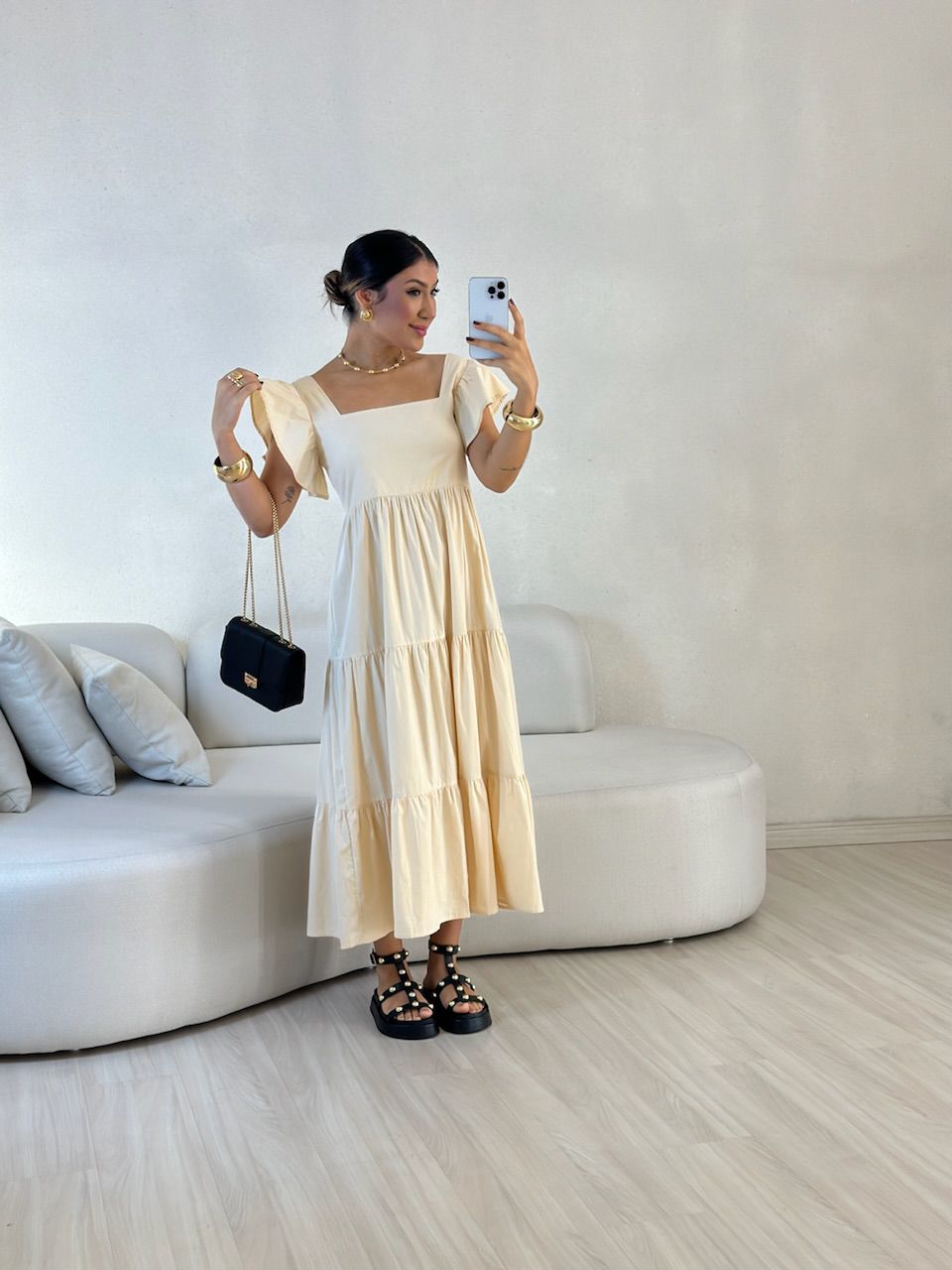 VESTIDO VILMA babados Marfim - 0057980056 - CAROLLA FERRARO