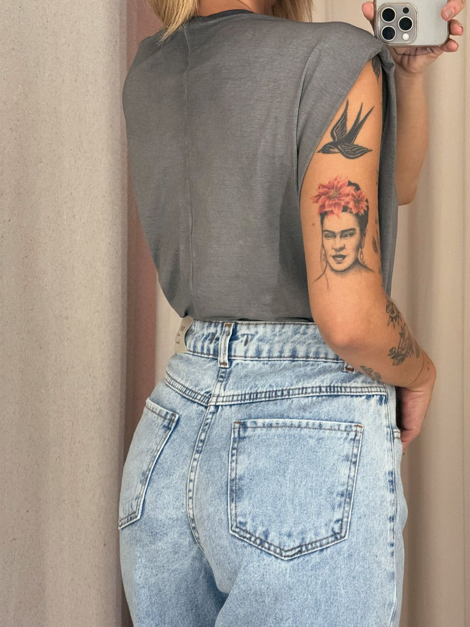 BLUSA CAMILE MUSCLE Chumbo