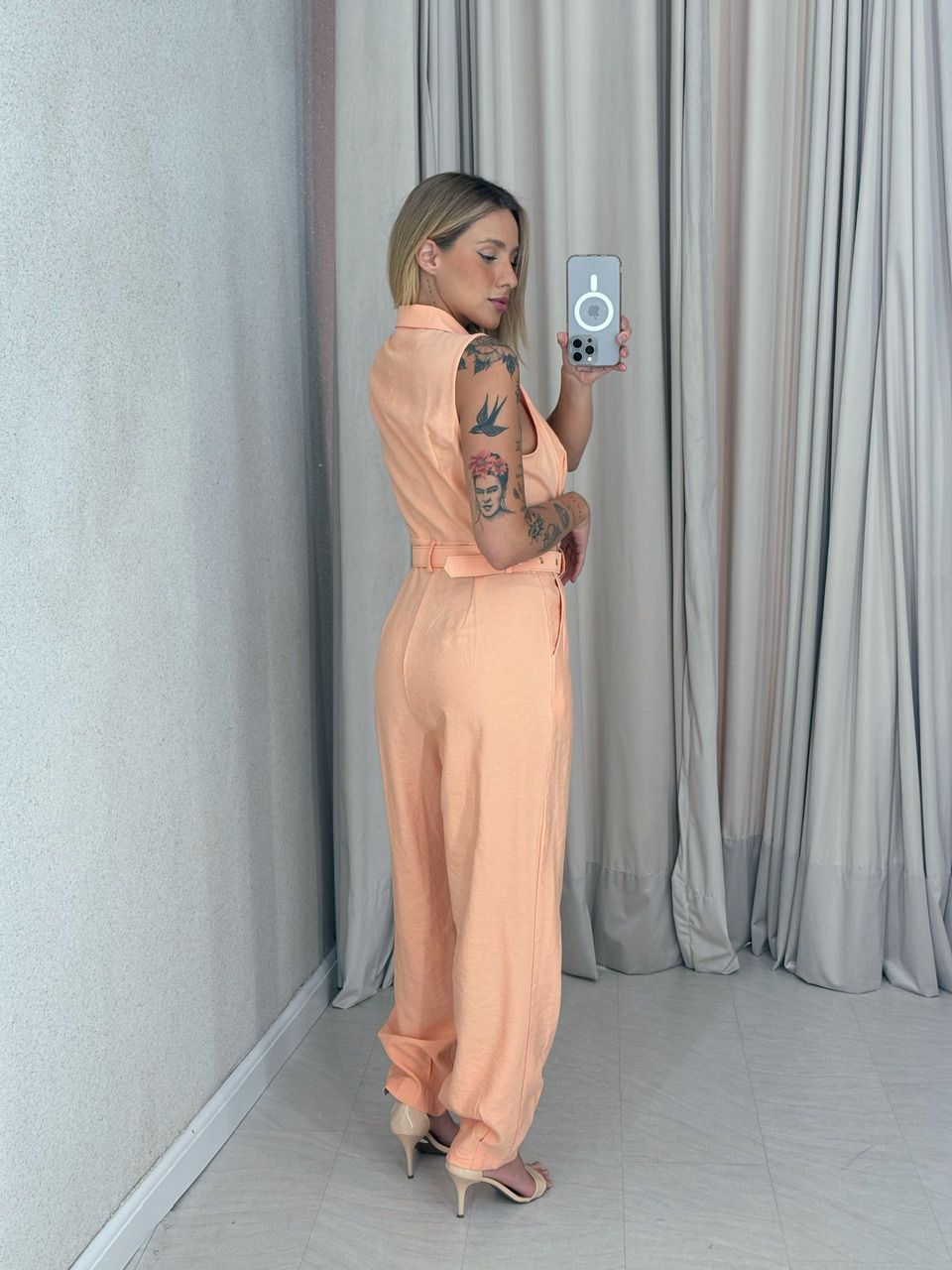 MACACÃO NATASHA CINTO PÊSSEGO