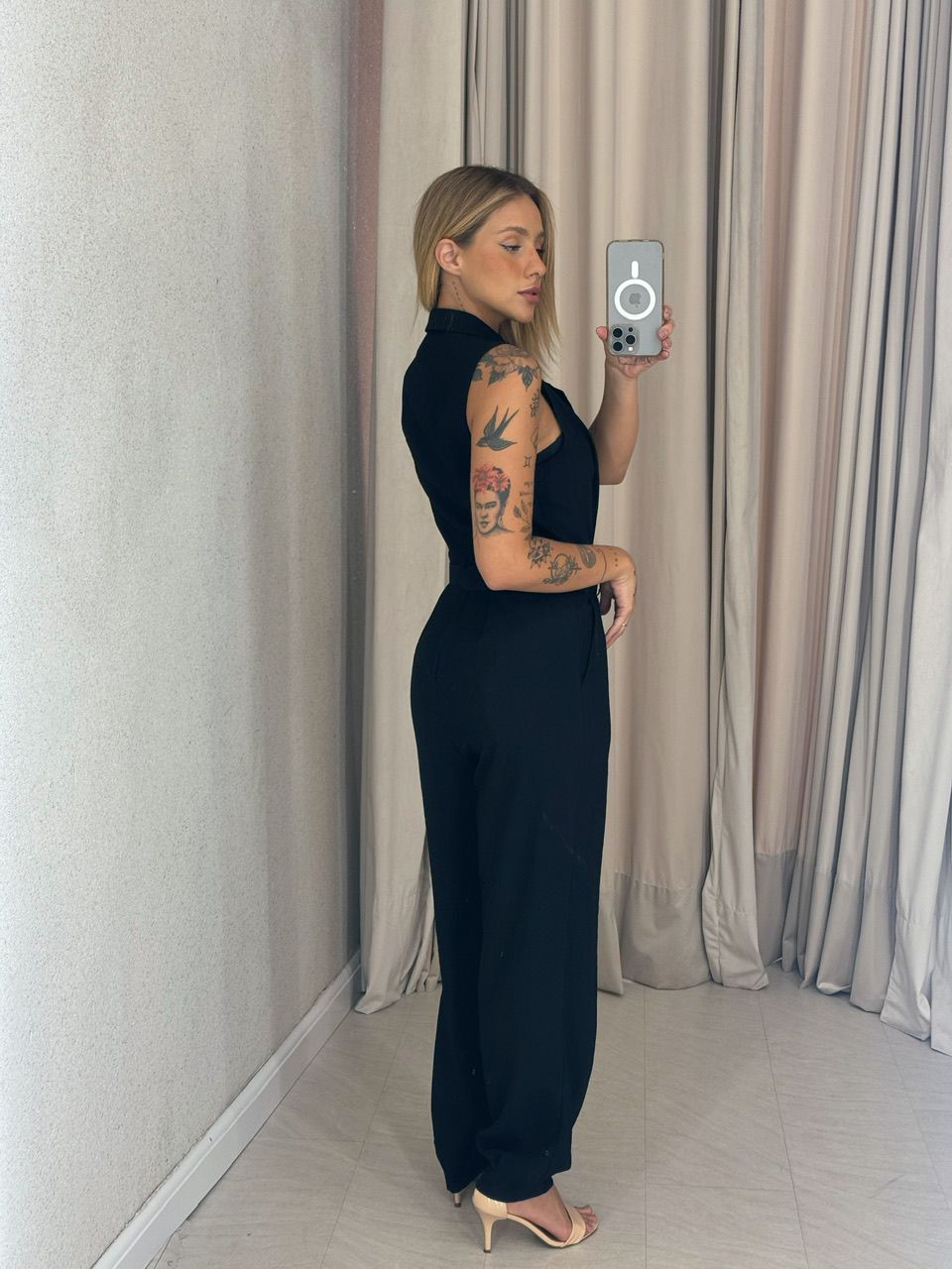 MACACÃO NATASHA CINTO PRETO