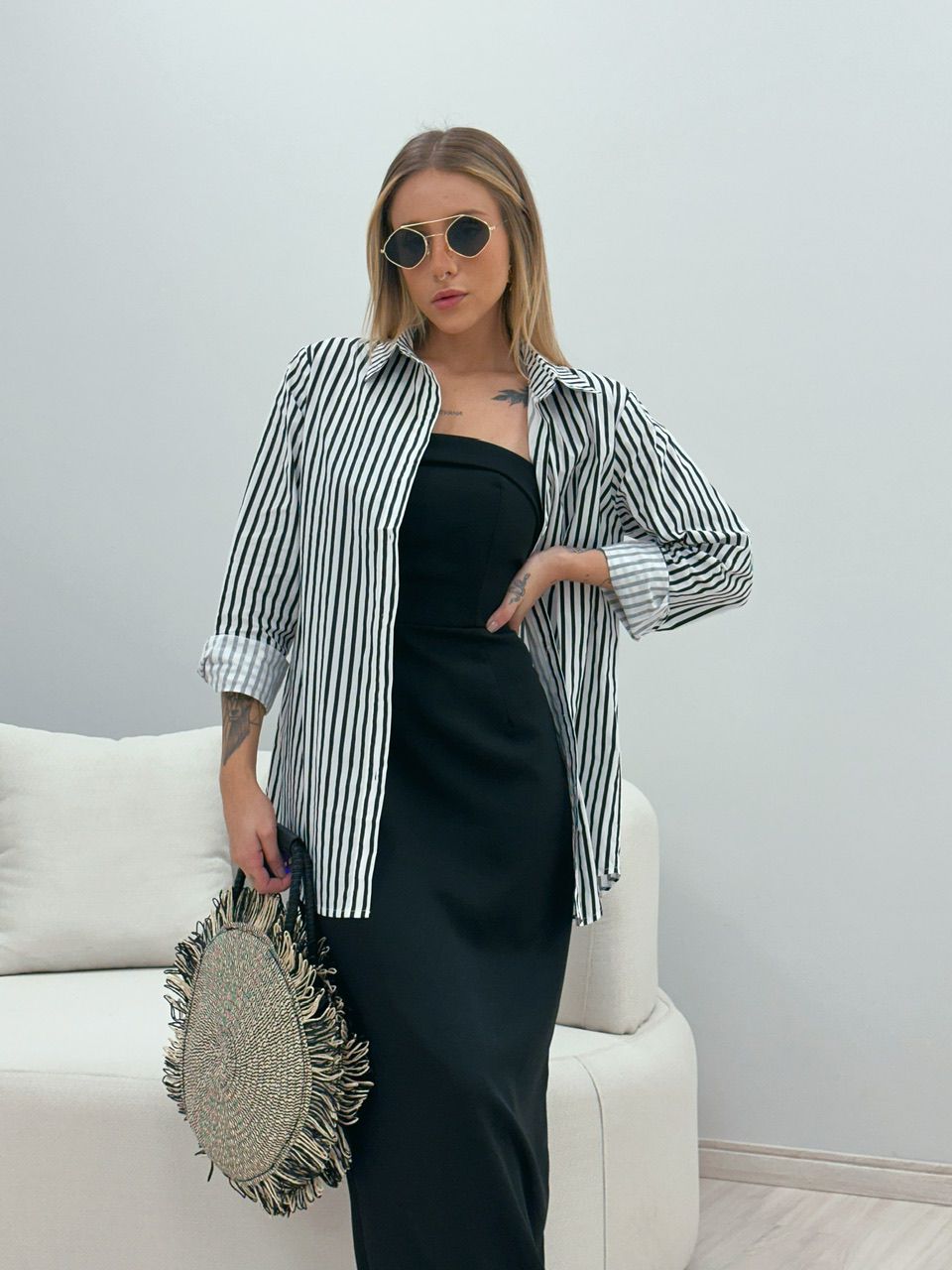 CAMISA DIANA LISTRADA PRETA