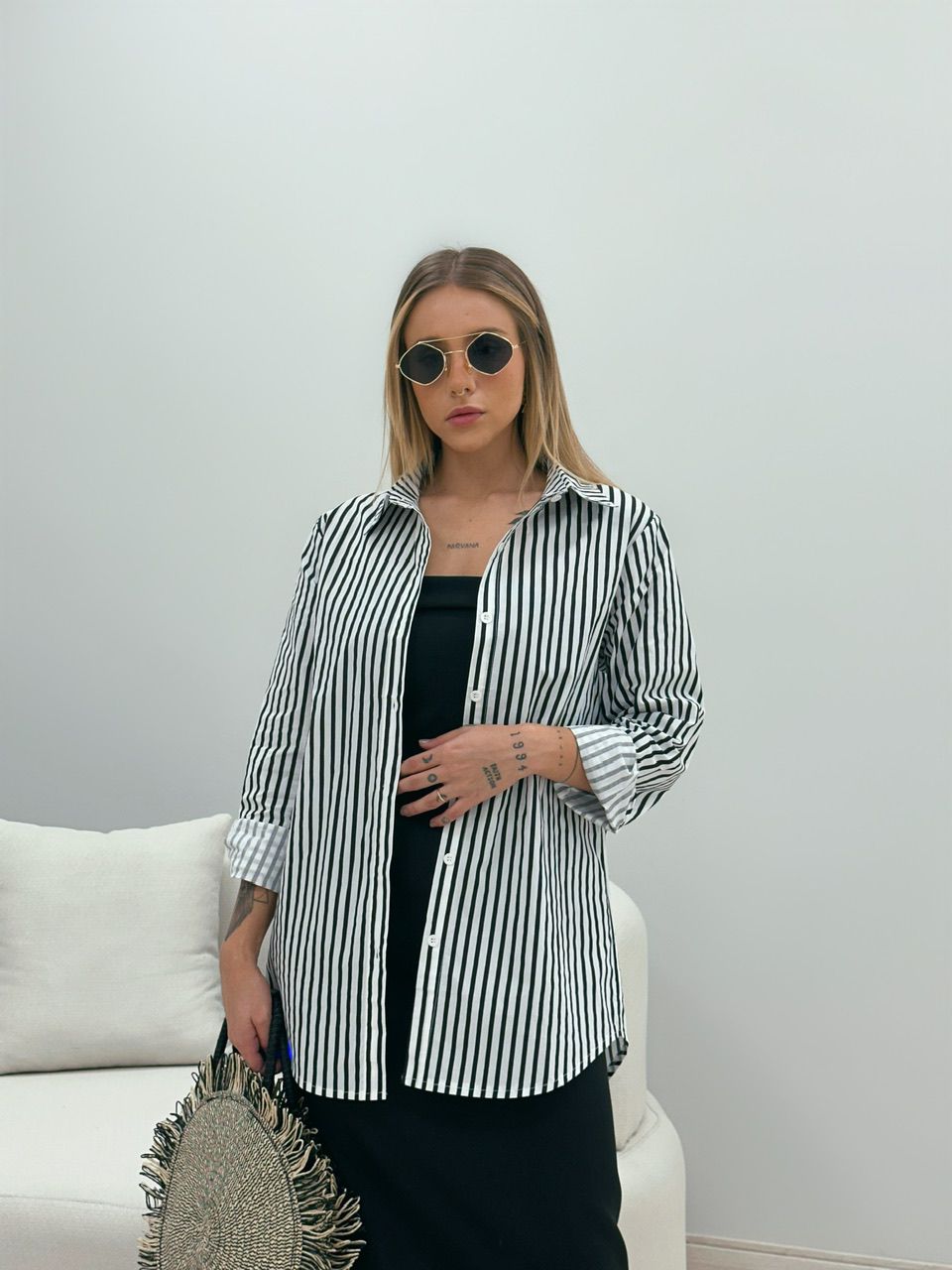 CAMISA DIANA LISTRADA PRETA - 0048170033 - CAROLLA FERRARO