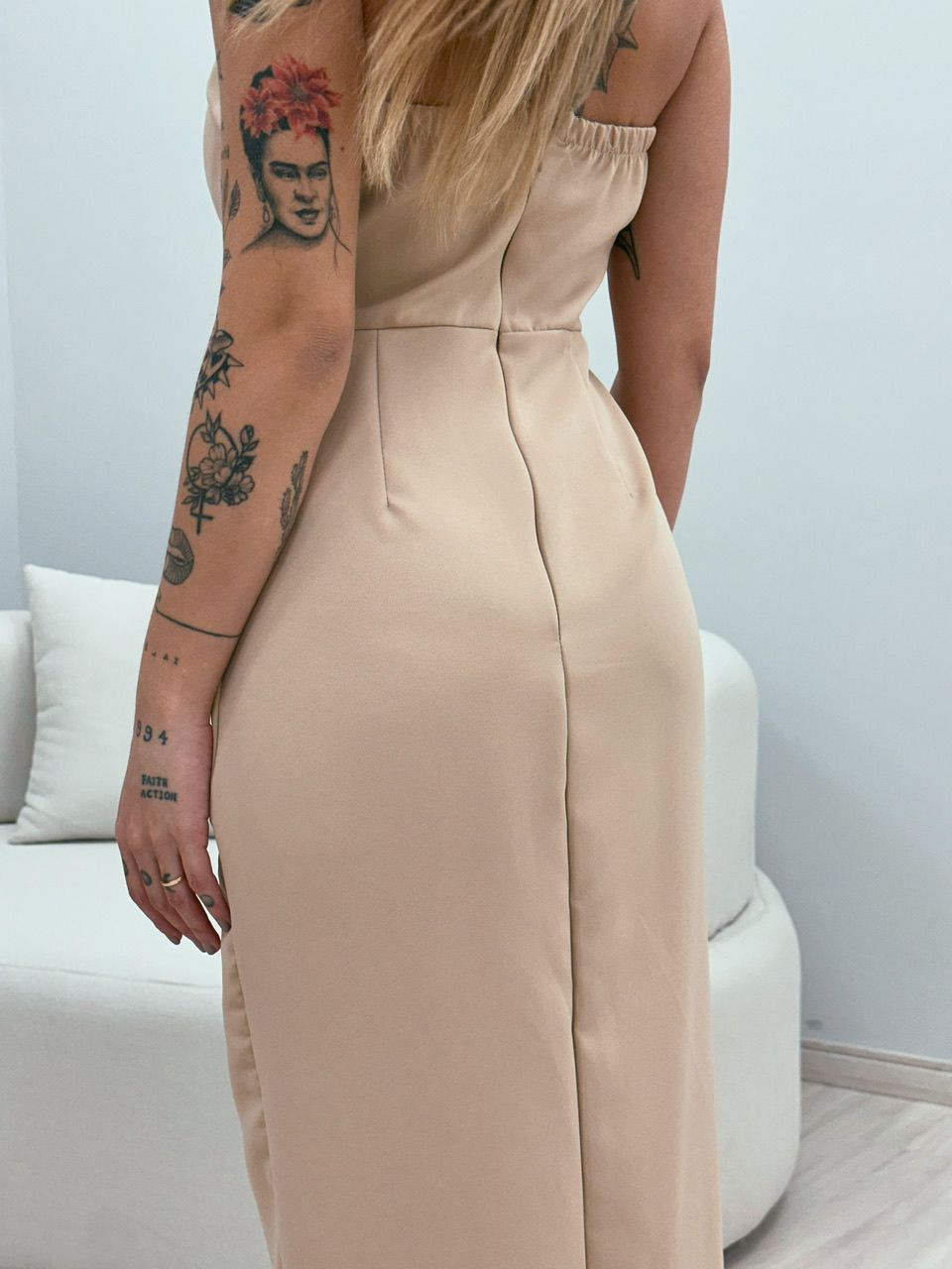 VESTIDO ISABELLY MIDI NUDE