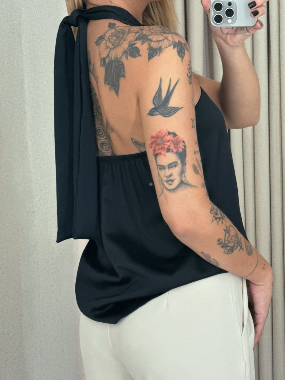 BLUSA DENISE COSTAS ABERTAS PRETA