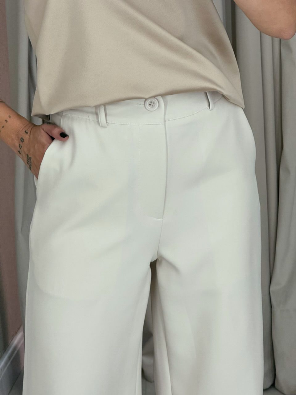 CALÇA MARIA EDUARDA PANTALONA Areia