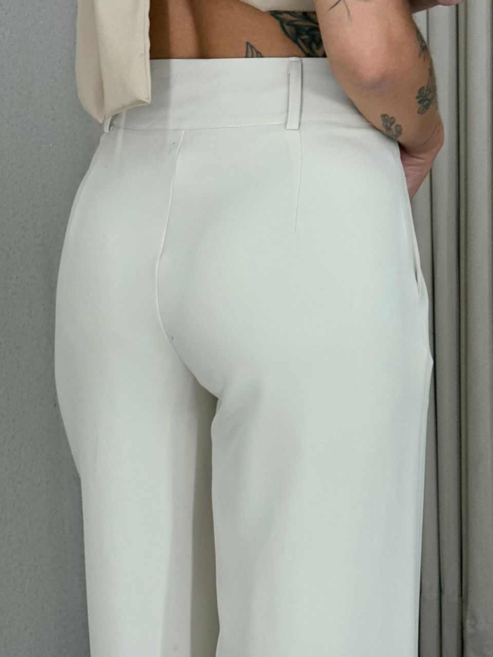 CALÇA MARIA EDUARDA PANTALONA Areia