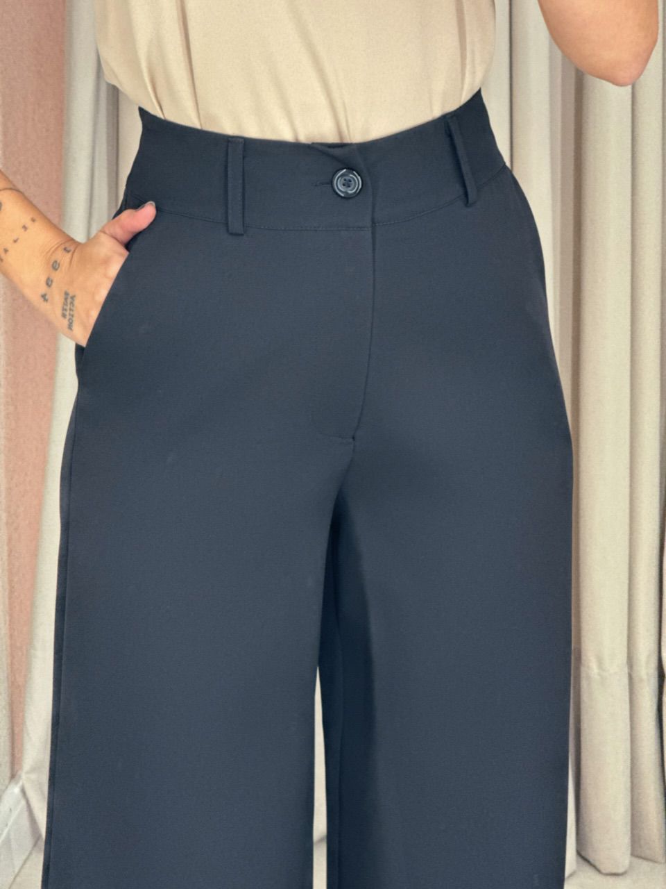 CALÇA MARIA EDUARDA PANTALONA Preta