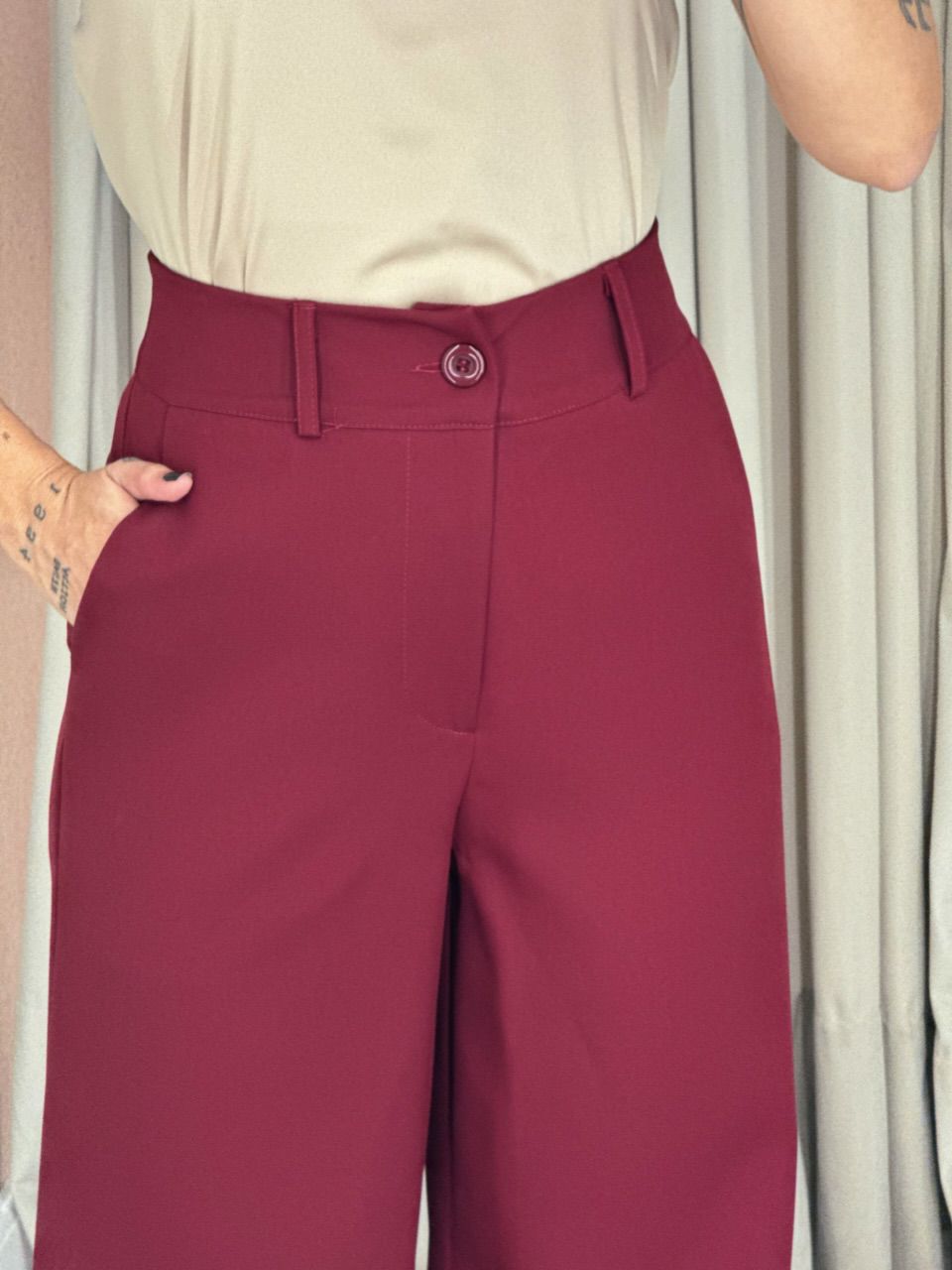 CALÇA MARIA EDUARDA PANTALONA VINHO