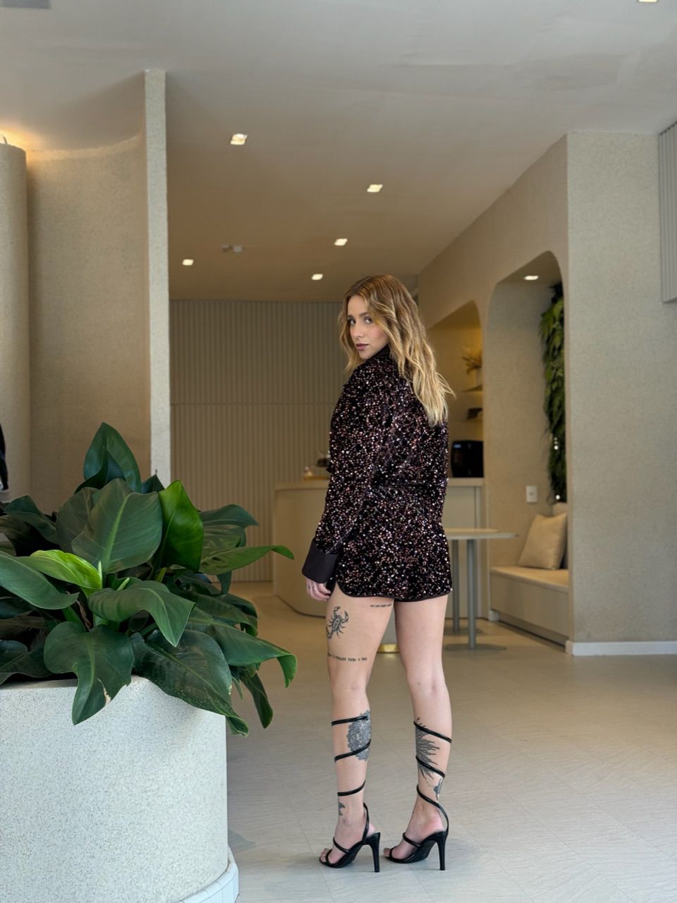 CONJUNTO DAIANA PAETÊ MARROM