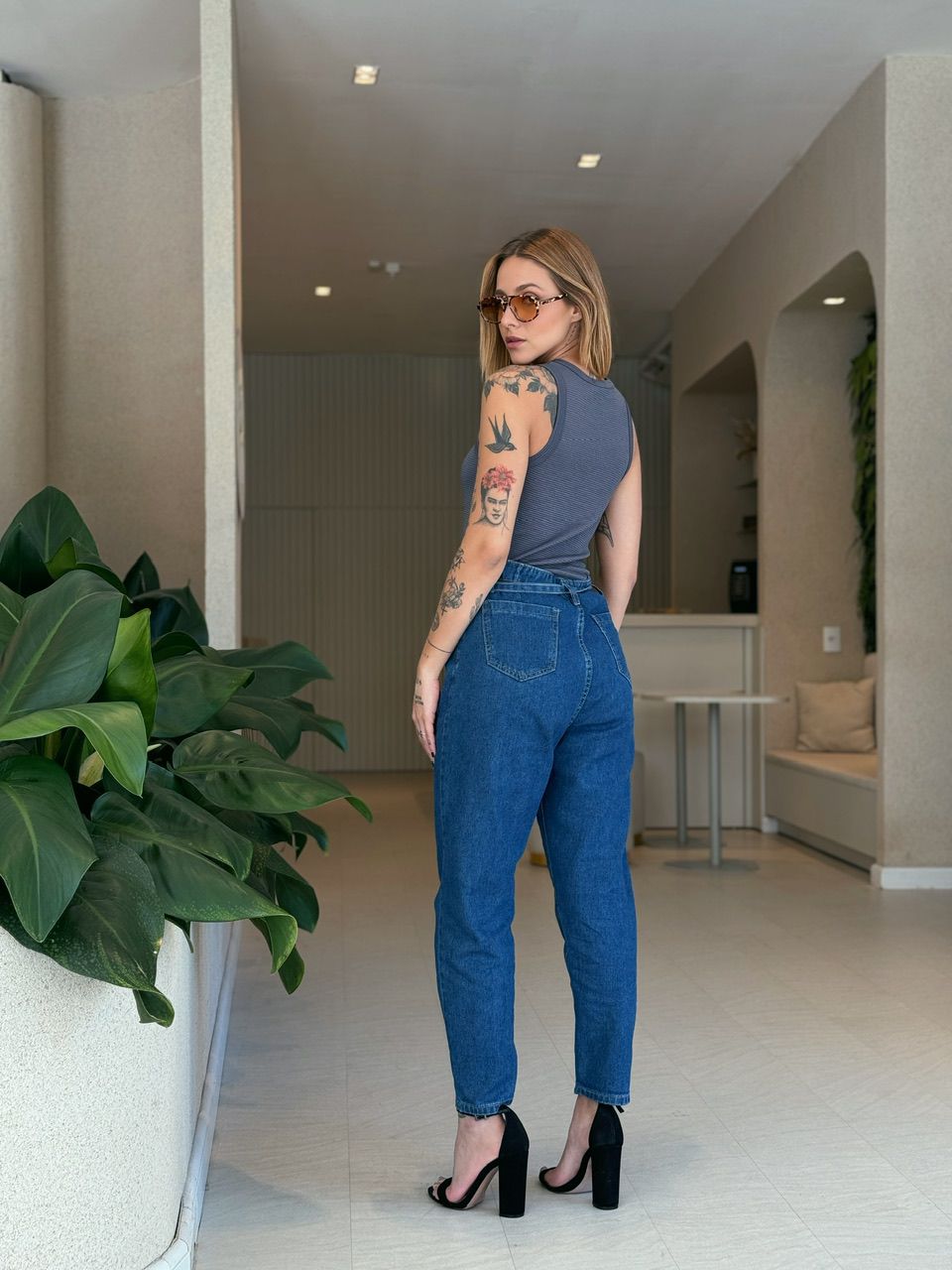 CALÇA ANTONELA JEANS ESCURA