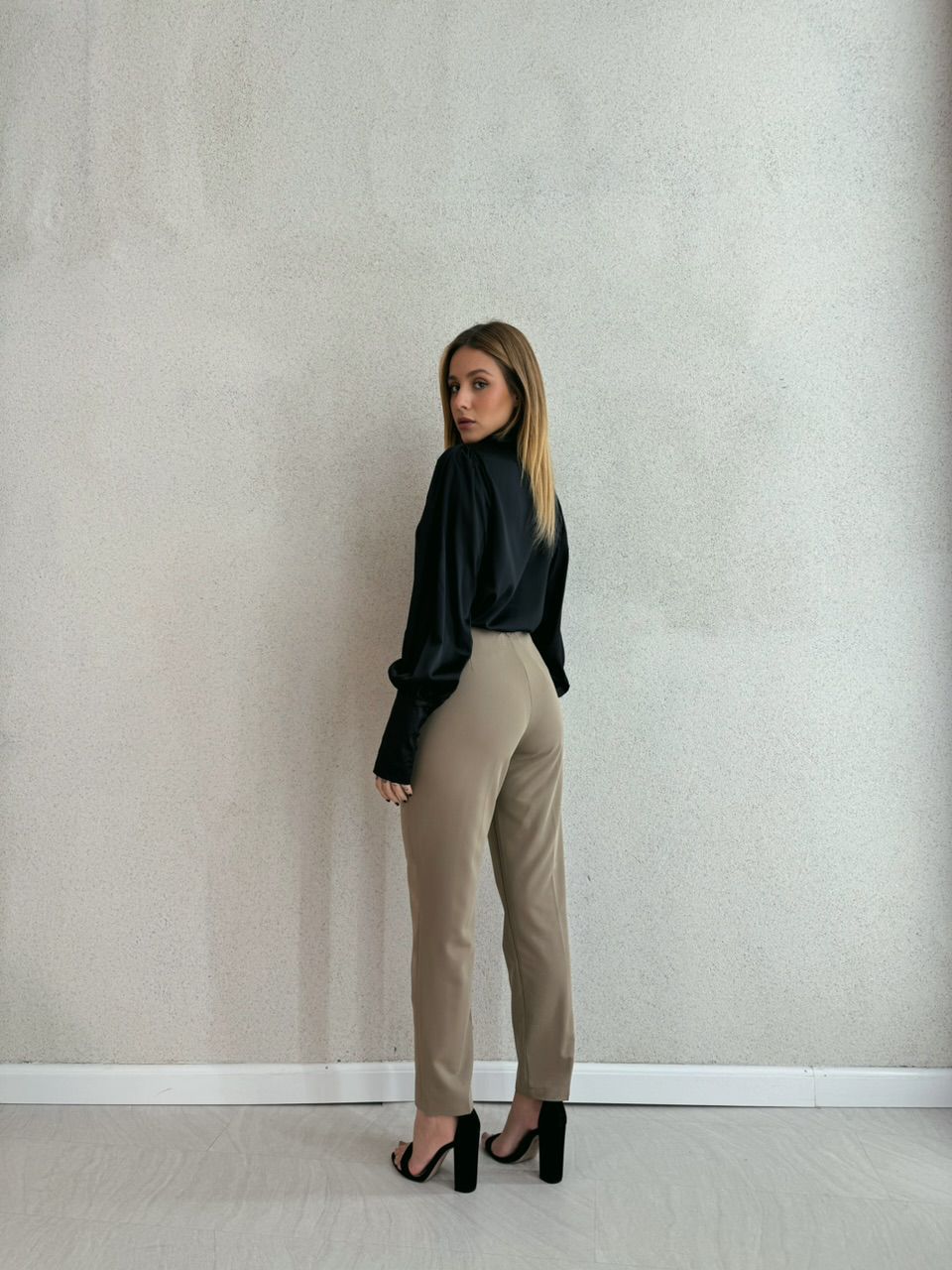 CALÇA LUNA ALFAIATARIA MARROM