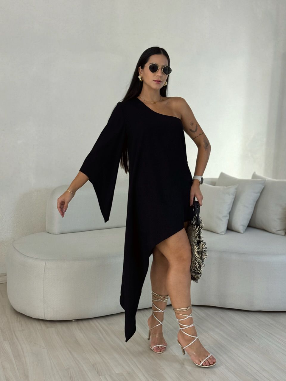 CONJUNTO CATARINA ASSIMÉTRICO PRETO - 0054770032 - CAROLLA FERRARO