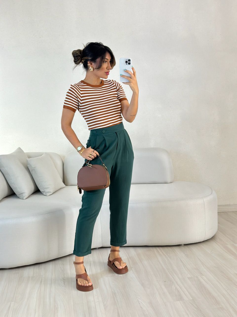 T-SHIRT TRICOT LISTRADA OFF/CARAMELO