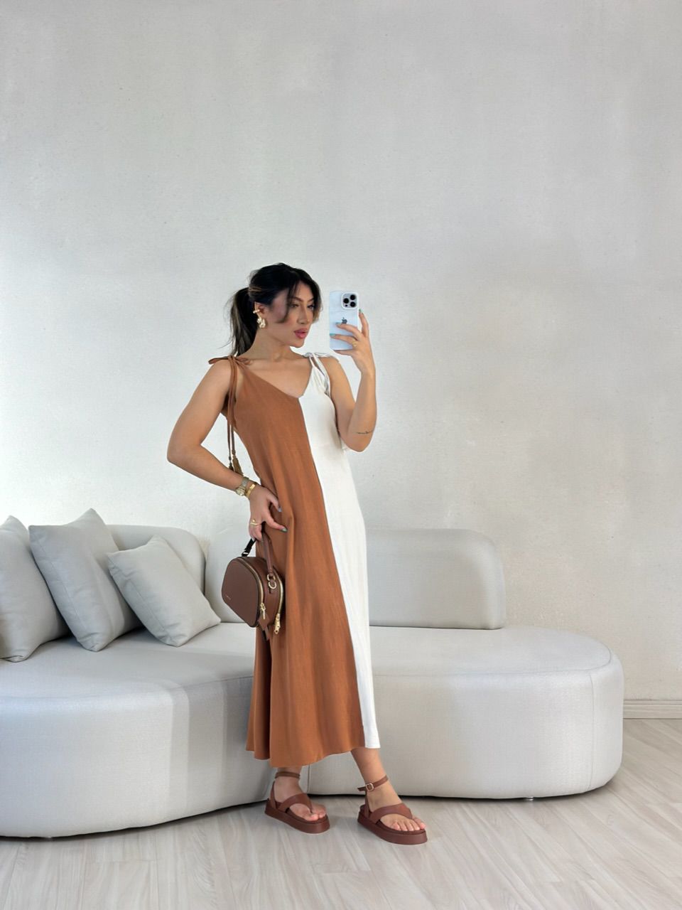 VESTIDO ALÇA BICOLOR CARAMELO