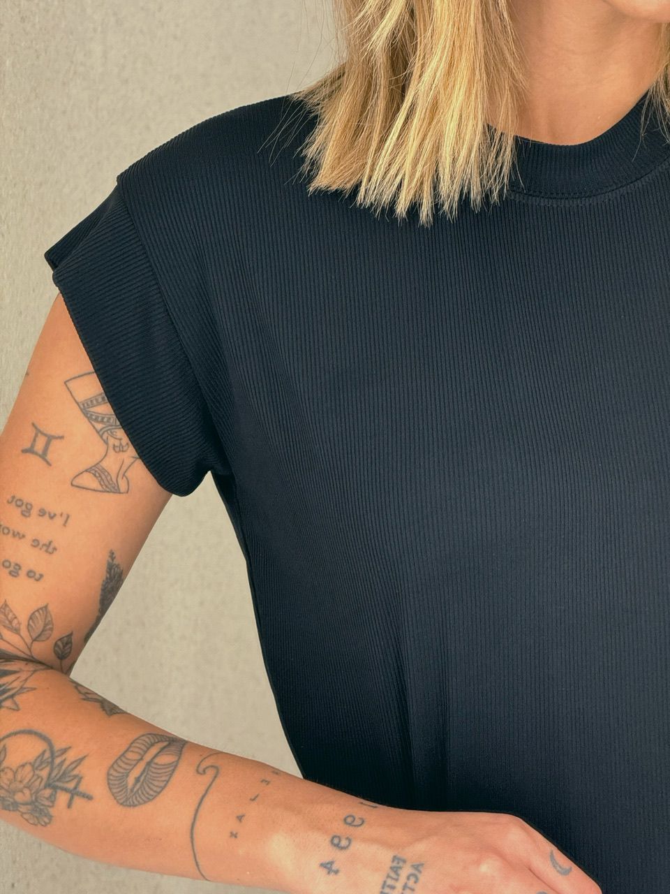 BLUSA JOSIANE CANELADA PRETA