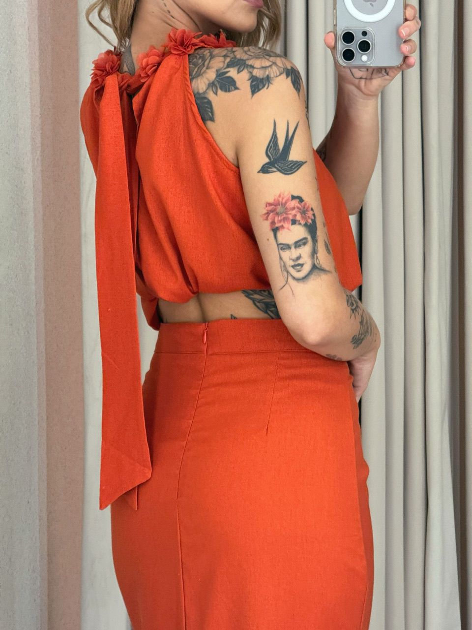 CONJUNTO BETINA SAIA BLUSA FLORES TERRACOTA 