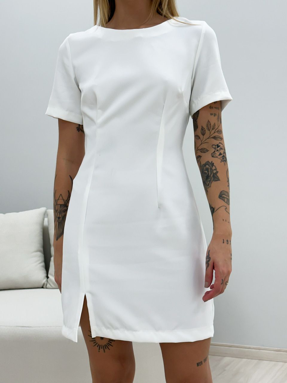 VESTIDO BÁSICO CURTO OFF