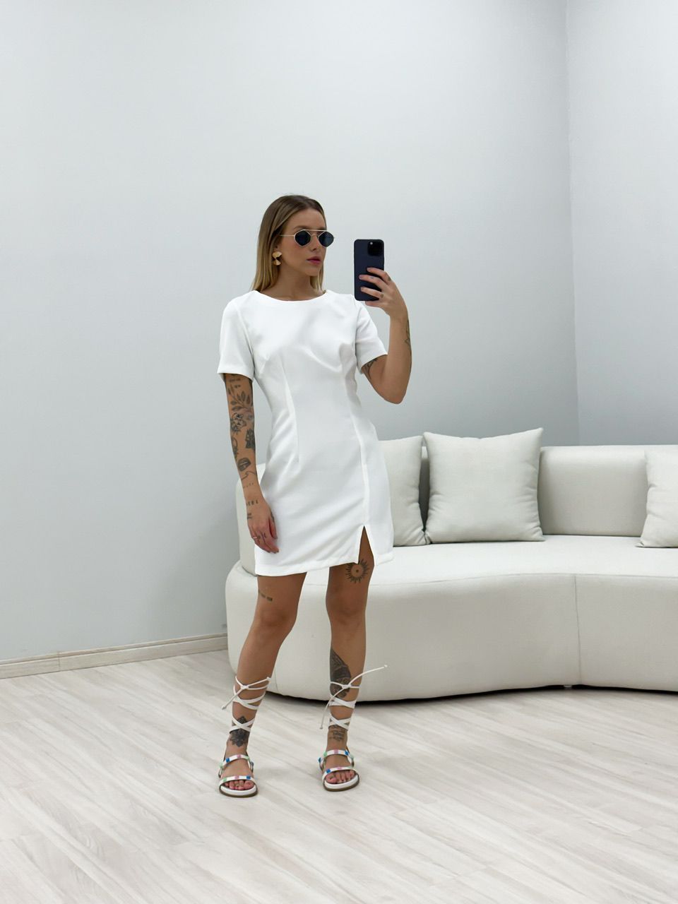 VESTIDO BÁSICO CURTO OFF