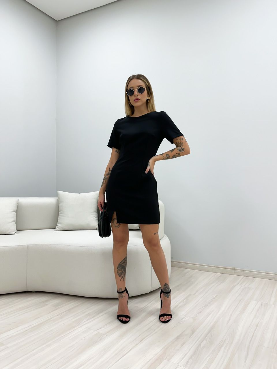 VESTIDO BÁSICO CURTO PRETO