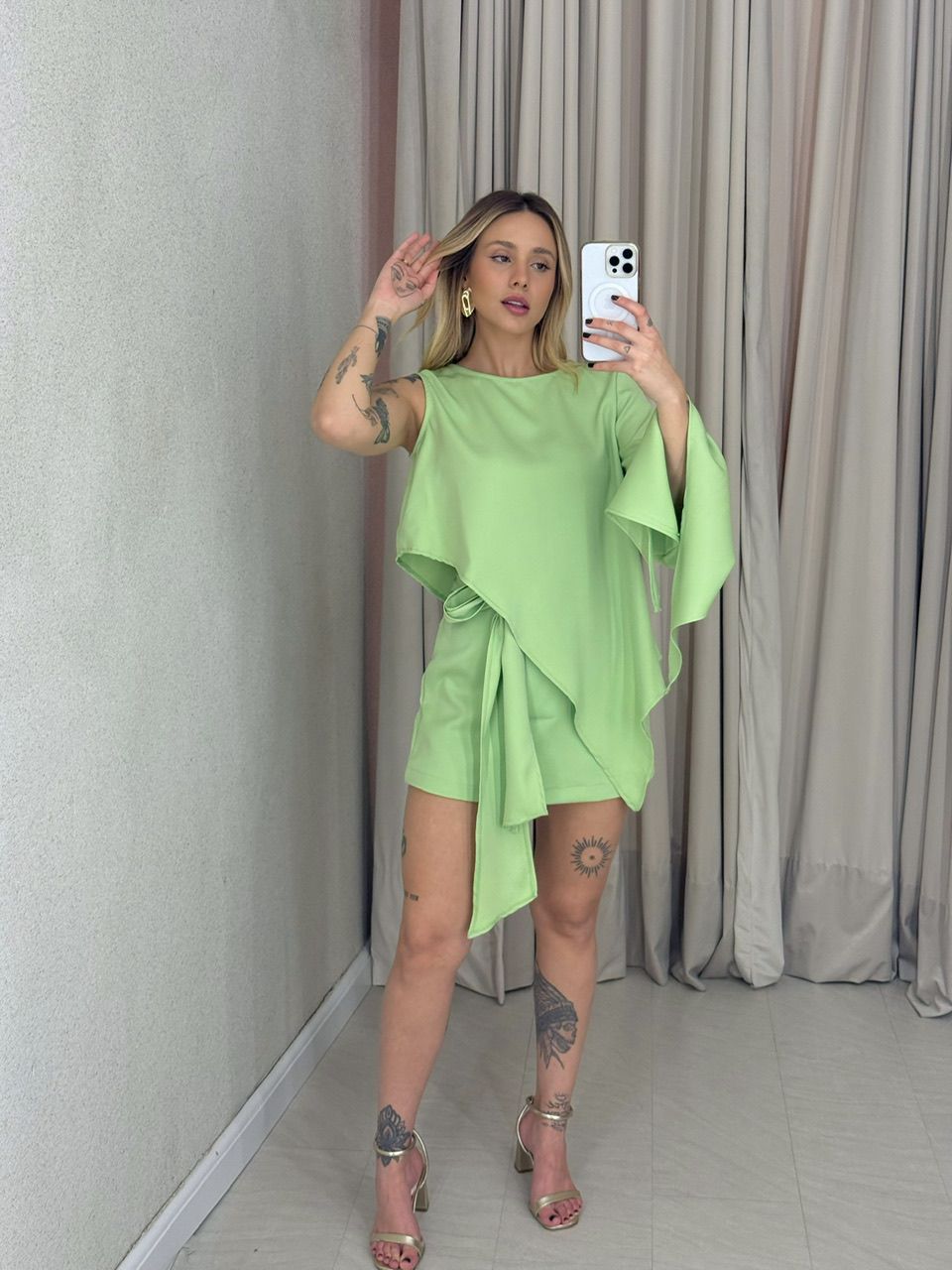 CONJUNTO MICHELE BLUSA ASSIMÉTRICA VERDE