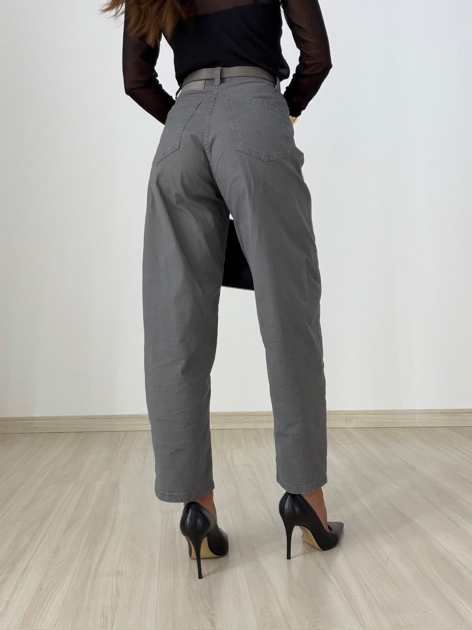 CALÇA AMANDA CINTO CINZA