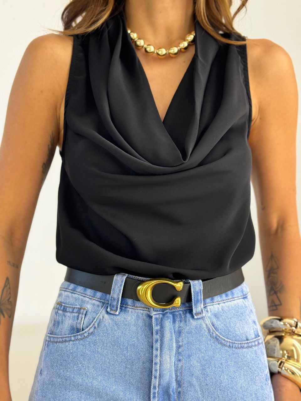 BLUSA RITA DECOTE PRETA