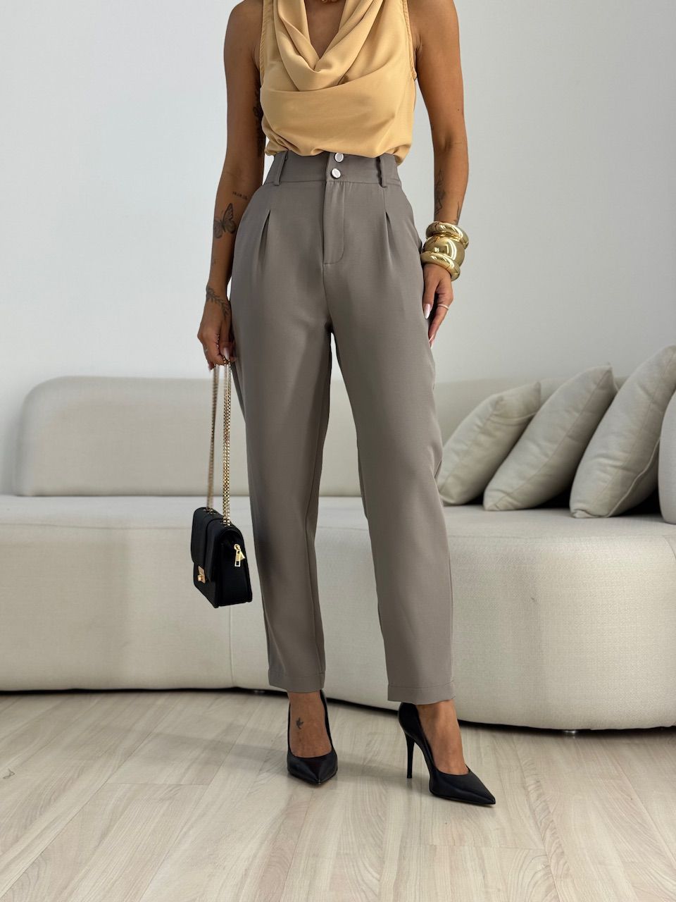 CALÇA ADA CENOURA CAQUI - 0069950096 - CAROLLA FERRARO