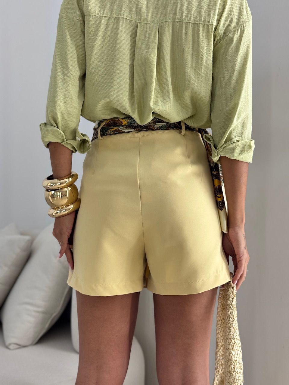 SHORT SAIA IRINA ALFAIATARIA YELLOW BUTTER
