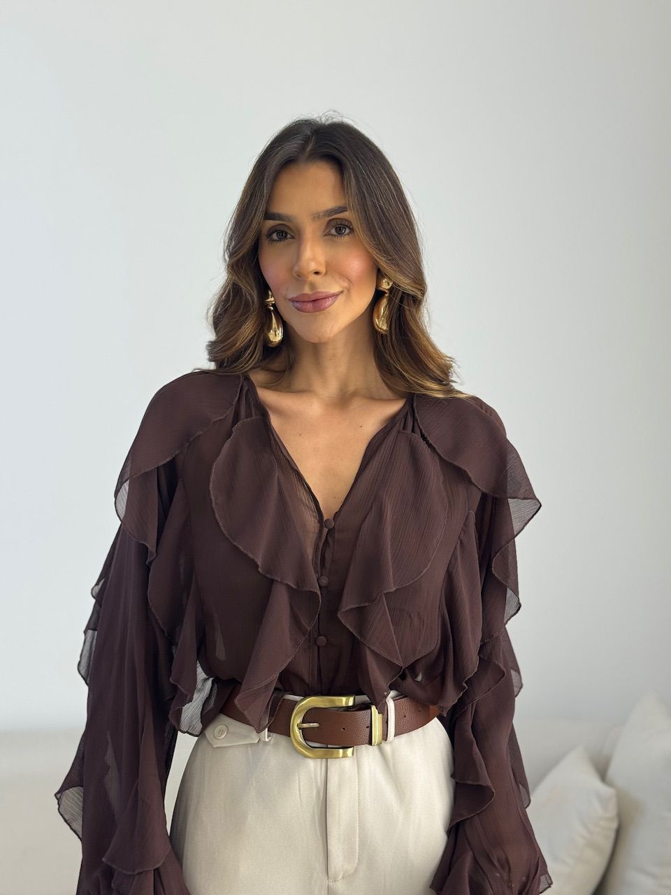 BLUSA FLÁVIA BABADOS MARROM - 0073560054 - CAROLLA FERRARO