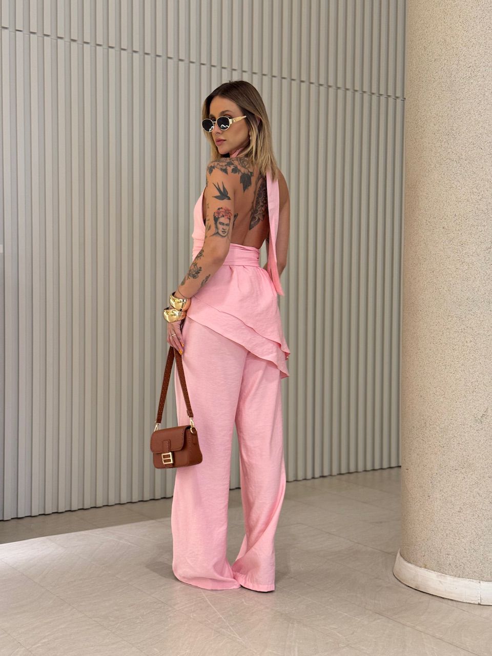 CONJUNTO ADELE BLUSA ASSIMÉTRICA ROSA