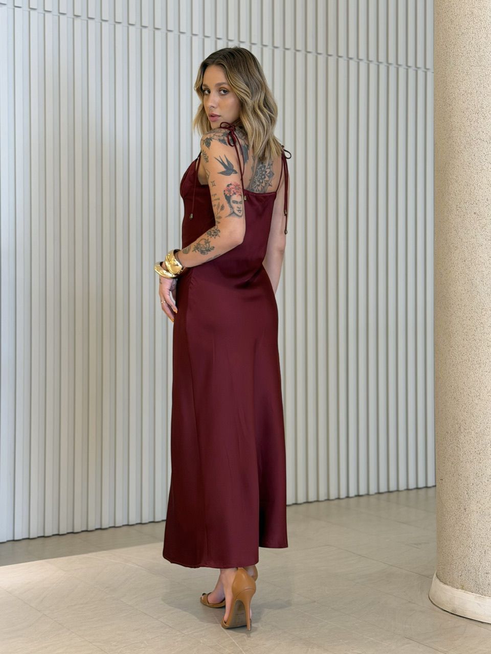 VESTIDO CRISTIANE ACETINADO VINHO