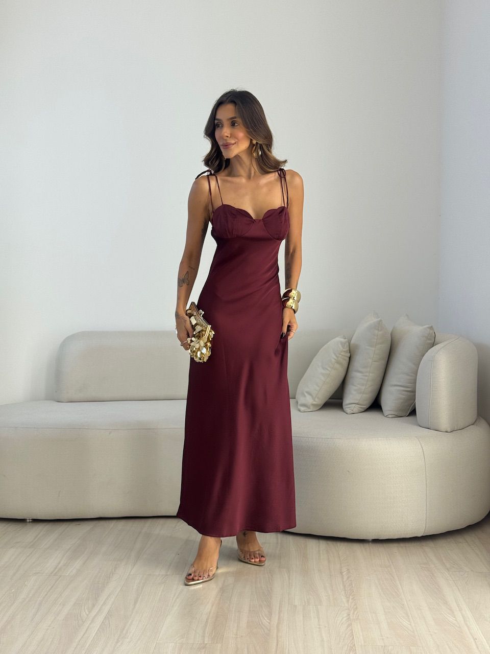 VESTIDO CRISTIANE ACETINADO VINHO - 0073540168 - CAROLLA FERRARO