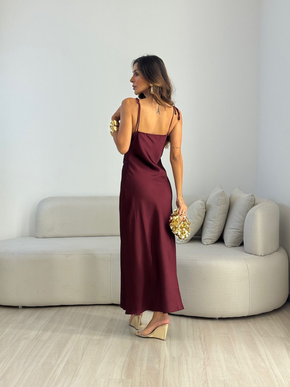 VESTIDO CRISTIANE ACETINADO VINHO